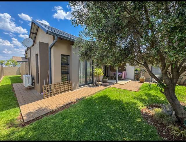 3 BEDROOM HOUSE FOR SALE IN MIDSTREAM MEADOWS